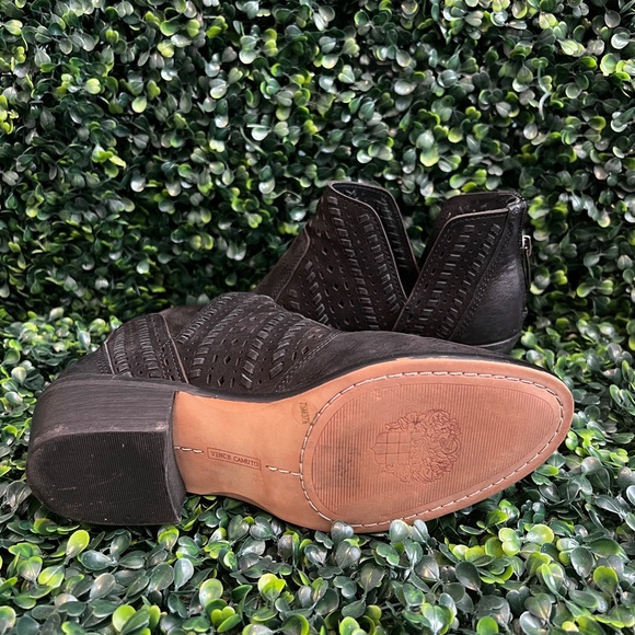 VINCE CAMUTO SIZE 7.5 BOOTIES - Picture 2 of 3